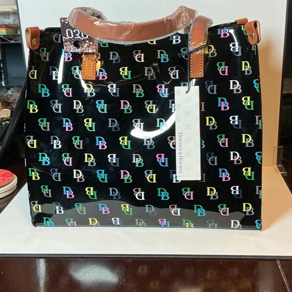 Dooney & Bourke It Medium Shopper